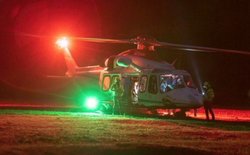 Dal nord ovest. Fuori strada con l'auto, 24enne in codice rosso Dal nord ovest. Fuori strada con l'auto, 24enne in codice rosso