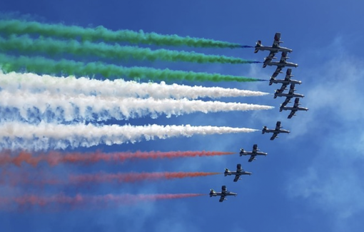 Anche il ministro Giorgetti all’Aronairshow con la pattuglia acrobatica delle Frecce Tricolori Anche il ministro Giorgetti all’Aronairshow con la pattuglia acrobatica delle Frecce Tricolori