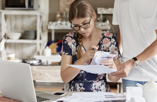 “Fondo povertà energetico e  sospendere distacchi di luce e gas per morosità a famiglie e imprese”