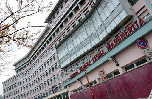 Bimba di 3 anni precipita dal quarto piano, è gravissima al Regina Margherita