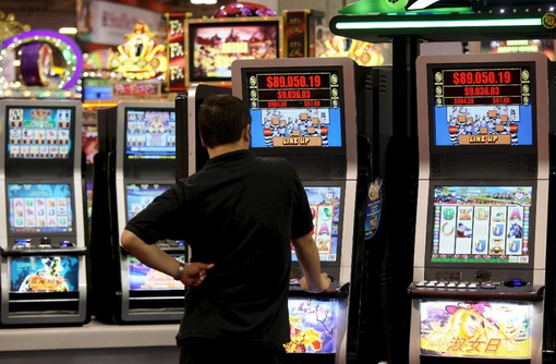 “Gravissimo rimettere le slot nei bar piemontesi”