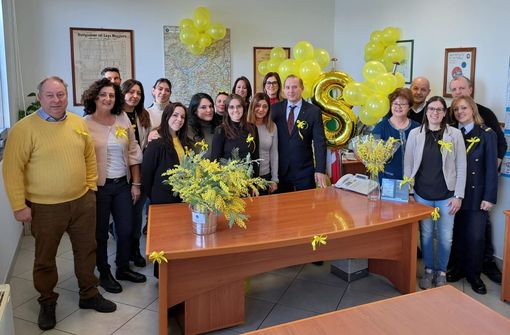 Navigazione Laghi si schiera a favore dei diritti delle donne con #qualcosadigiallo Navigazione Laghi si schiera a favore dei diritti delle donne con #qualcosadigiallo