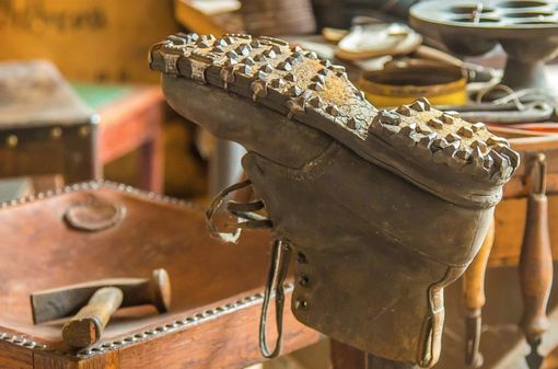 Artigiani in via d'estinzione, un calzolaio ogni 5 comuni