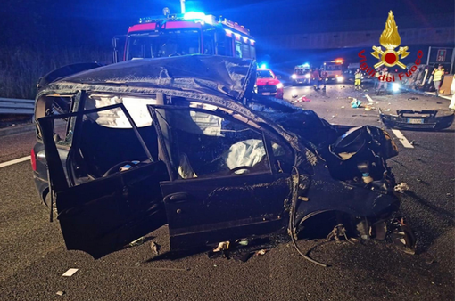 Schianto nella notte: due persone in codice rosso Schianto nella notte: due persone in codice rosso