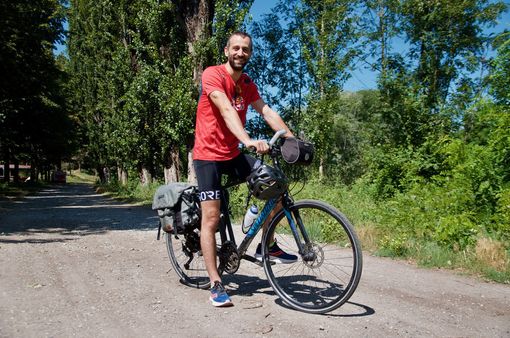 Daniele Valle attraverserà il Piemonte in bici per incontrare territori e persone