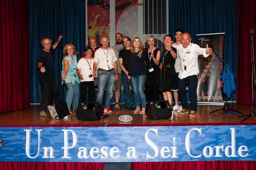 Il 20 giugno parte la XV edizione di ‘Un paese a sei corde’ Il 20 giugno parte la XV edizione di ‘Un paese a sei corde’