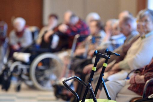 Residenze per anziani, la Regione fa un passo avanti: la quota aumenta del 3,5% (ma le famiglie non pagano di più)