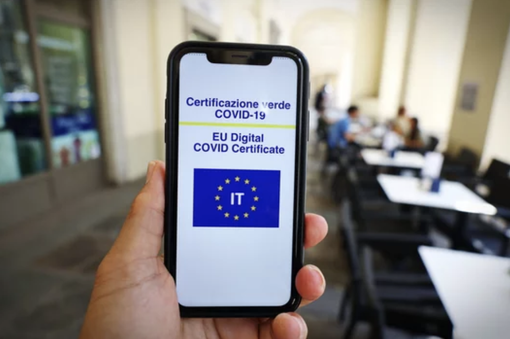 Green pass falsi a 100 euro, su Telegram la truffa per chi non si vuole vaccinare