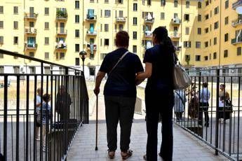 Lavoro domestico, economia invisibile: 1,6 mln di persone occupate, 50% irregolari Lavoro domestico, economia invisibile: 1,6 mln di persone occupate, 50% irregolari