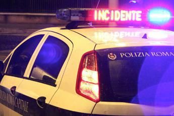 Roma, scontro tra scooter e camion sulla tangenziale est: morto un 62enne Roma, scontro tra scooter e camion sulla tangenziale est: morto un 62enne