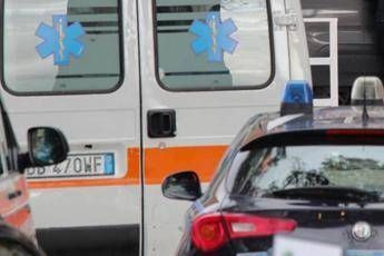 Roma, spari contro un'auto a Vitinia: ferito un uomo, è grave Roma, spari contro un'auto a Vitinia: ferito un uomo, è grave