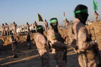 Israele pronto a occupare Gaza. Hamas: "Negoziati su tregua non hanno più senso" Israele pronto a occupare Gaza. Hamas: "Negoziati su tregua non hanno più senso"