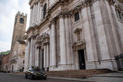 Frode fiscale da oltre 90 milioni, arrestati un giudice tributario, un consulente e un imprenditore. Indagini anche nel novarese