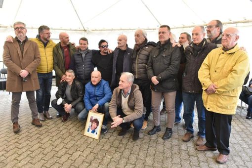 Finalmente è arrivato il tempo di scendere in pista per l’ Hockey Novara Veterani Finalmente è arrivato il tempo di scendere in pista per l’ Hockey Novara Veterani