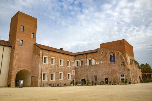 Sarà presentata venerdì la nuova guida turistica di Novara