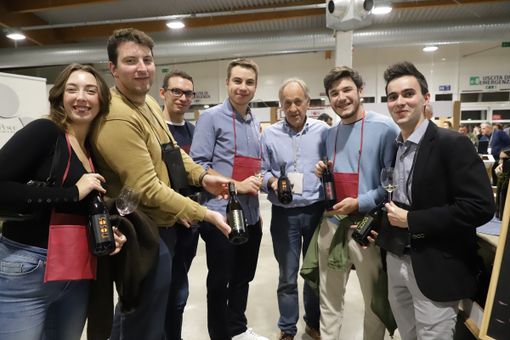 Oleggio celebra il vino con “Calici a Palazzo, l’emporio dei vini” Oleggio celebra il vino con “Calici a Palazzo, l’emporio dei vini”