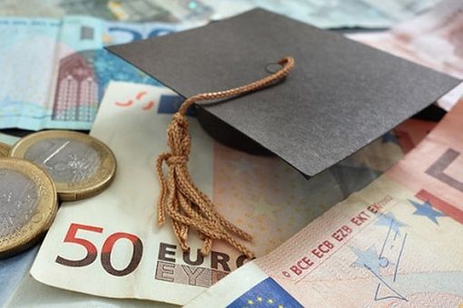 A Castelletto cinque borse di studio per gli studenti più meritevoli A Castelletto cinque borse di studio per gli studenti più meritevoli