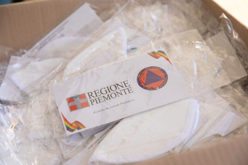 Con la tessera sanitaria a Novara si ritirano in farmacia mascherine gratuite della Regione Con la tessera sanitaria a Novara si ritirano in farmacia mascherine gratuite della Regione