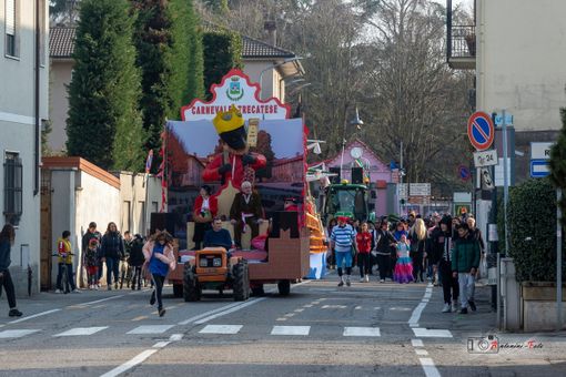 Concluso il carnevale di Trecate con sfilata e cerimonia di premiazione. FOTO
