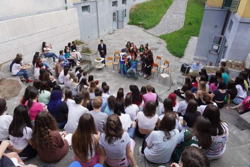 Andato in scena al liceo Bellini "Grand HotHell" Andato in scena al liceo Bellini "Grand HotHell"