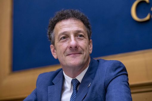 Arona, approvato il bilancio 2020: riduzione tasse addizionale Irpef e tassa rifiuti Arona, approvato il bilancio 2020: riduzione tasse addizionale Irpef e tassa rifiuti