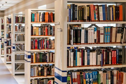 Giovedì 20 Gian Luca Favetto porta la bottega di poesia di “Repubblica” in Biblioteca