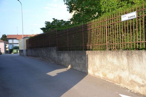 Borgomanero, vicolo Lanca chiuso al traffico per lavori