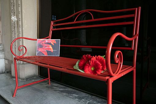 In Consiglio regionale una panchina rossa per Maria Masi In Consiglio regionale una panchina rossa per Maria Masi