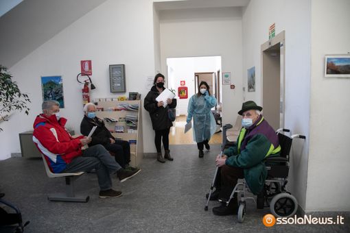 Vaccini, su 16mila somministrazioni, oltre 11mila sono state terze dosi