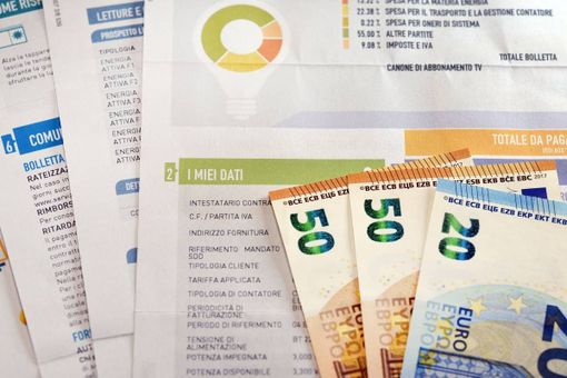 Bollette choc a scuole e Comuni: i rincari non risparmiamo nessuno