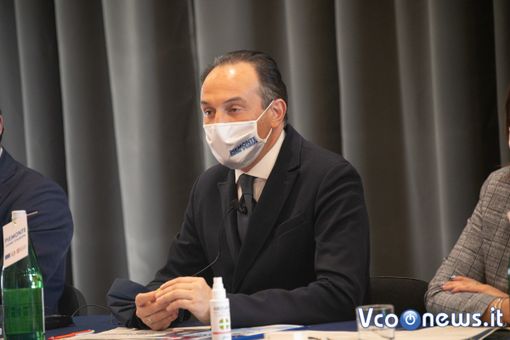 Astrazeneca, Cirio pronto a dire no agli Under 60: "Ci atterremo alle indicazioni dell'Aifa" Astrazeneca, Cirio pronto a dire no agli Under 60: "Ci atterremo alle indicazioni dell'Aifa"