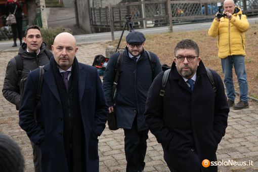 Primo giorno del processo per la tragedia del Mottarone. Leitner annuncia di aver risarcito i famigliari delle 14 vittime FOTO E VIDEO