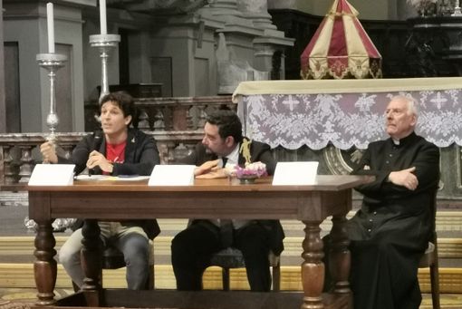 Nella foto da sinistra Matteo Caporusso, Alessandro Canelli, don Renzo Cozzi