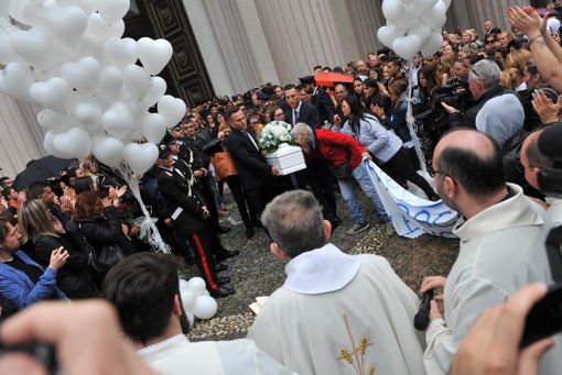 A Novara lo straziante addio al piccolo Leonardo