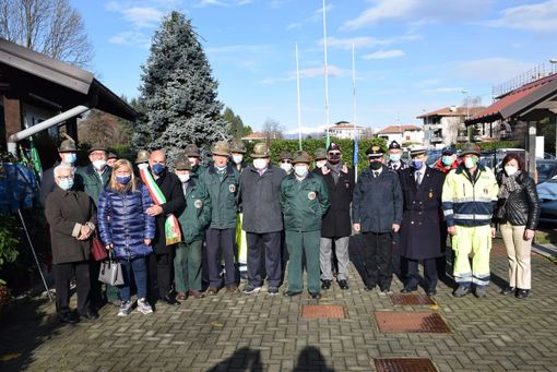 Domenica Borgomanero ha festeggiato gli Alpini Domenica Borgomanero ha festeggiato gli Alpini