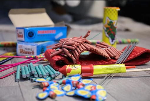 L'appello del Codacons: "Vengano adottate misure concrete contro l’uso indiscriminato di botti e fuochi d’artificio a Capodanno" L'appello del Codacons: "Vengano adottate misure concrete contro l’uso indiscriminato di botti e fuochi d’artificio a Capodanno"