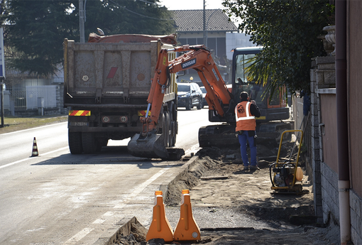Borgomanero: modifiche al traffico e alla sosta in via Novara per i lavori di rifacimento dei marciapiedi Borgomanero: modifiche al traffico e alla sosta in via Novara per i lavori di rifacimento dei marciapiedi