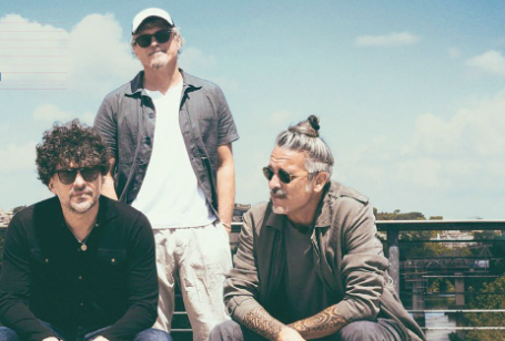 Nicolò Fabi sul palco dei Faraggiana a sostegno della Casa di Giorno Nicolò Fabi sul palco dei Faraggiana a sostegno della Casa di Giorno