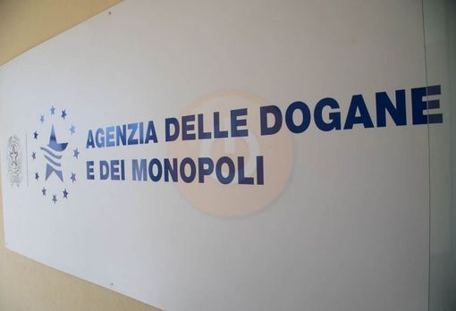Sequestrati dalle Dogane di Novara 33mila flaconi di igienizzante per le mani
