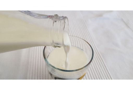 Latte, Coldiretti lancia l'allarme: "I prezzi pagati agli allevatori coprono solamente i costi di produzione" Latte, Coldiretti lancia l'allarme: "I prezzi pagati agli allevatori coprono solamente i costi di produzione"