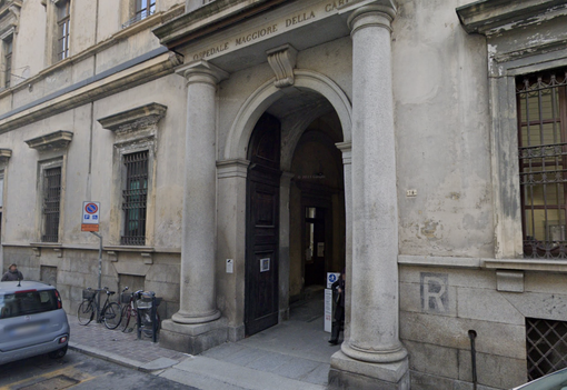 Chiusura del portone d'ingresso su Corso Mazzini per lavori di pulizia e restauro all'Aou di Novara Chiusura del portone d'ingresso su Corso Mazzini per lavori di pulizia e restauro all'Aou di Novara