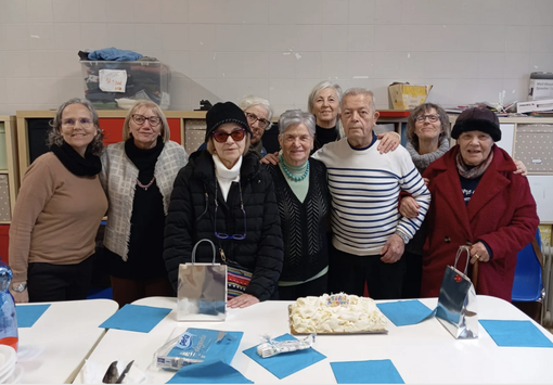 Auser festeggia i primi compleanni del laboratorio: un pomeriggio di gioia e condivisione Auser festeggia i primi compleanni del laboratorio: un pomeriggio di gioia e condivisione