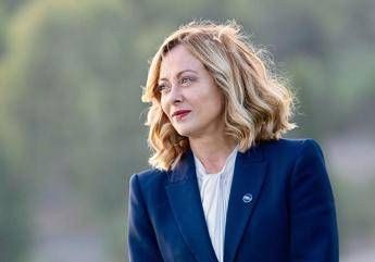 Meloni telefona a Papa Leone XIV: "Italia sostiene suoi sforzi per la pace" Meloni telefona a Papa Leone XIV: "Italia sostiene suoi sforzi per la pace"