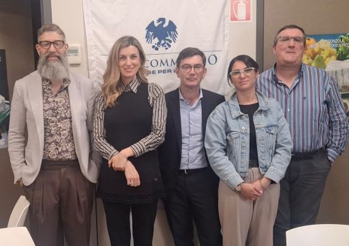 𝐼𝑛 𝑓𝑜𝑡𝑜 𝑑𝑎 𝑠𝑖𝑛𝑖𝑠𝑡𝑟𝑎 𝐿𝑢𝑐𝑎 𝐶𝑎𝑐𝑐𝑖𝑎, 𝐴𝑛𝑛𝑎 𝐵𝑜𝑛𝑎𝑣𝑒𝑟𝑎, 𝐺𝑖𝑎𝑐𝑜𝑚𝑜 𝐹𝑒𝑟𝑟𝑎𝑟𝑖𝑠, 𝑁𝑎𝑜𝑚𝑖 𝑀𝑜𝑛𝑒𝑑𝑎, 𝐹𝑎𝑏𝑟𝑖𝑧𝑖𝑜 𝐶𝑎𝑠𝑡𝑎𝑔𝑛𝑎