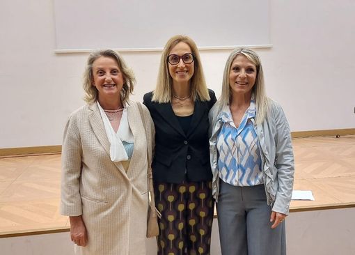 Una serata emozionante per affrontare i disturbi alimentari con "Specchi Infedeli" Una serata emozionante per affrontare i disturbi alimentari con "Specchi Infedeli"