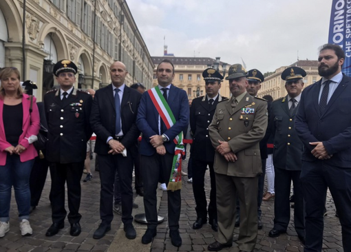 Piazza San Carlo, Torino ricorda le vittime del 3 giugno: “Non capiti mai più un tragedia simile” FOTO E VIDEO Piazza San Carlo, Torino ricorda le vittime del 3 giugno: “Non capiti mai più un tragedia simile” FOTO E VIDEO