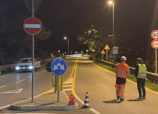 Rinviati a mercoledì i lavori notturni alla rotonda del Ponte di Ferro di Sesto Calende: stanotte chiude l'autostrada