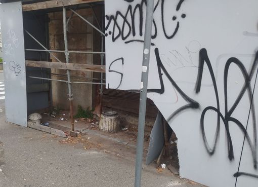 Ponteggio alla 'quinta antonelliana' in stato di degrado, interrogazione dei 5 Stelle FOTO Ponteggio alla 'quinta antonelliana' in stato di degrado, interrogazione dei 5 Stelle FOTO