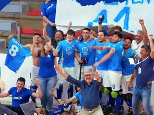 Festa al palazzetto Stefano dal Lago per la promozione in A1 dell'Hockey Novara Festa al palazzetto Stefano dal Lago per la promozione in A1 dell'Hockey Novara