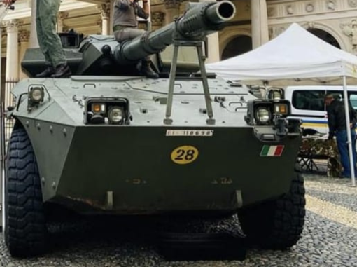 Carro armato in piazza a Novara: francescani scrivono a vescovo e sindaco Carro armato in piazza a Novara: francescani scrivono a vescovo e sindaco